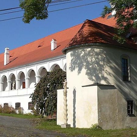 Zamek Mokrosuky Exteriör bild