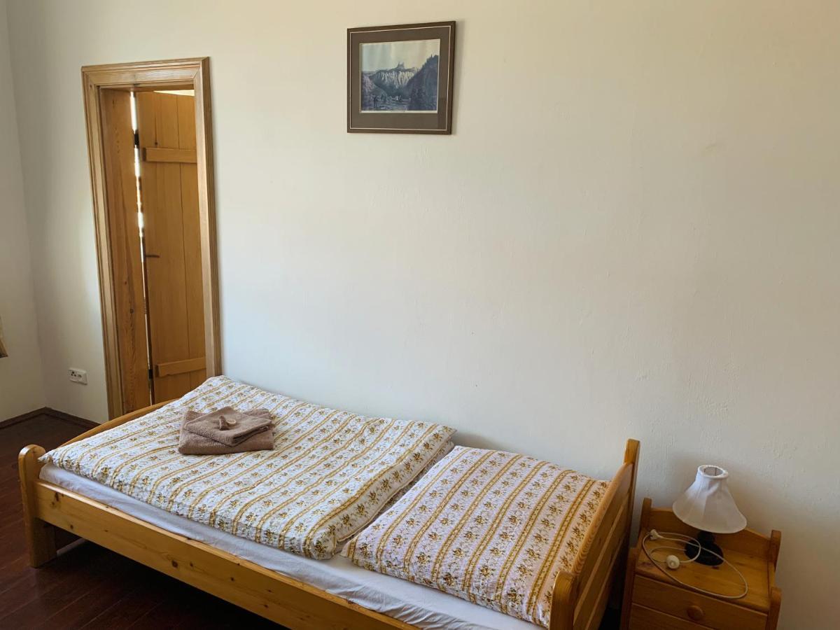 Zamek Mokrosuky Exteriör bild